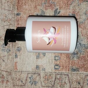 Avon Senses Cozy Vanilla and Coconut Hand Soap